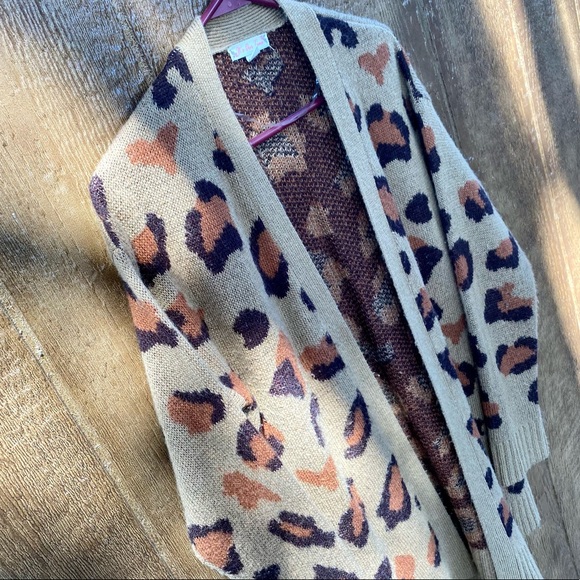 It’s Our Time Leopard Long Cardigan Sweater Medium - Picture 7 of 11
